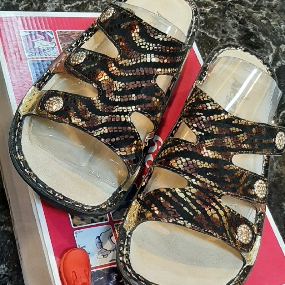 Alegria Slide Sandals size 39 (US 8.5-9) multi color leather New in box